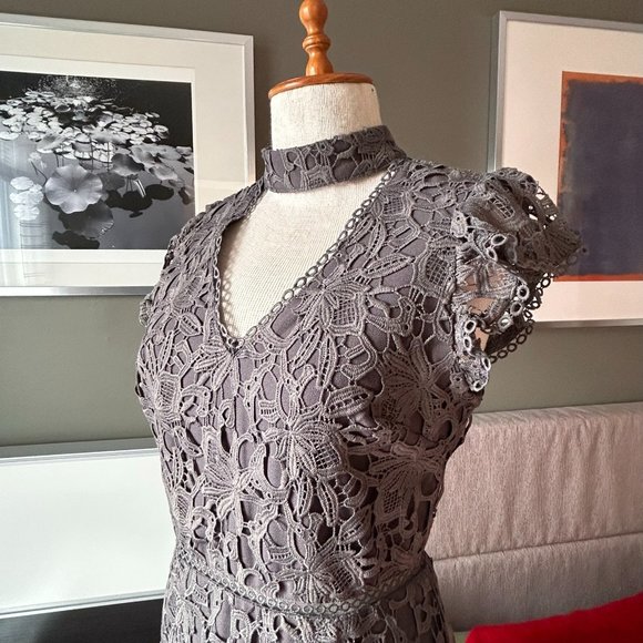 - J.O.A. Keyhole Lace Tiered Dress in Gray with Ruffled Sleeves SMALL   - W562 - Picture 6 of 15